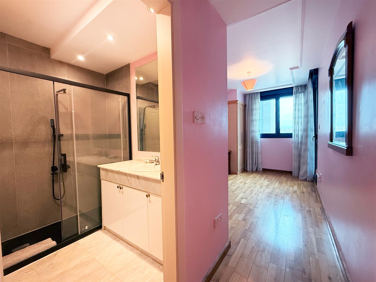 Image of Apartment - 3 Bedrooms - 2 Bathrooms for Sale in Europlaza-Gibraltar, Image 12